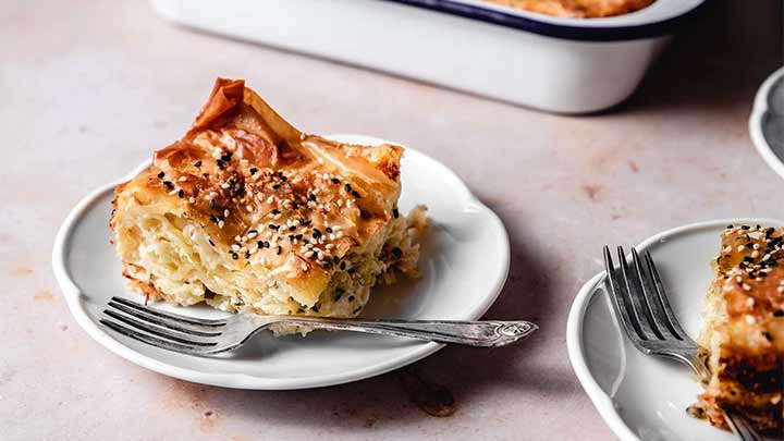 مراحل تهیه بورک سیب زمینی پنیری