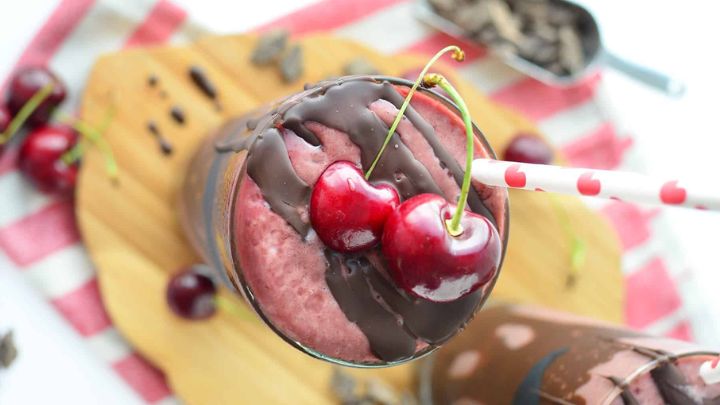 سرو میلک شیک گیلاس رژیمی سرو میلک شیک گیلاس رژیمی