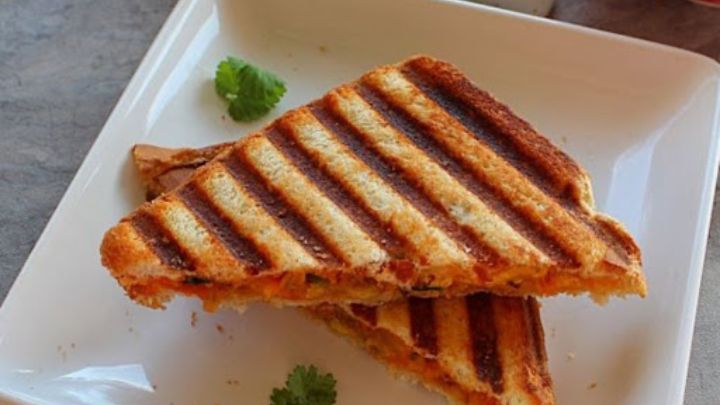 مراحل تهیه اسنک رژیمی تخم مرغ و آووکادو