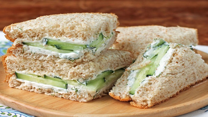طرز تهیه ساندویچ رژیمی خیار و لیمو طرز تهیه ساندویچ رژیمی خیار و لیمو