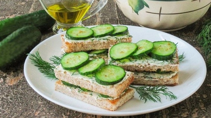 طرز تهیه ساندویچ رژیمی خیار و لیمو طرز تهیه ساندویچ رژیمی خیار و لیمو