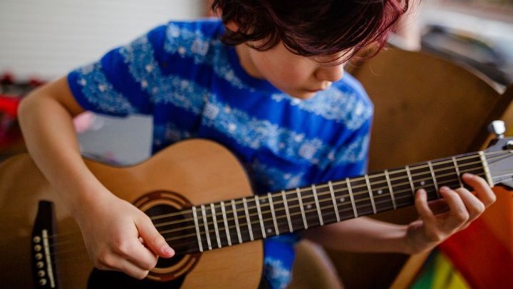 آن‌ها را تشویق کنید تا چیزهای جدید را امتحان کنند.