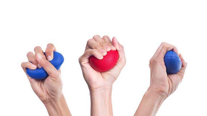 رهایی از اضطراب و استرس با فشار دادن یک توپ