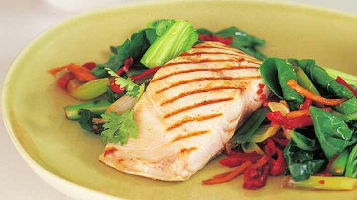 مراحل تهیه ماهی کبابی و سبزیجات مراحل تهیه ماهی کبابی و سبزیجات