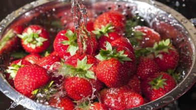 تا به حال توت فرنگی رو اشتباه میشستین!