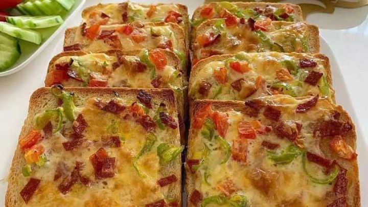 مراحل تهیه پیتزا خانگی بدون فر با نان تست مراحل تهیه پیتزا خانگی بدون فر با نان تست