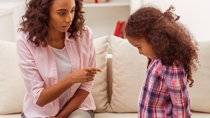 چگونه با دروغ‌های کودکمان برخورد کنیم؟