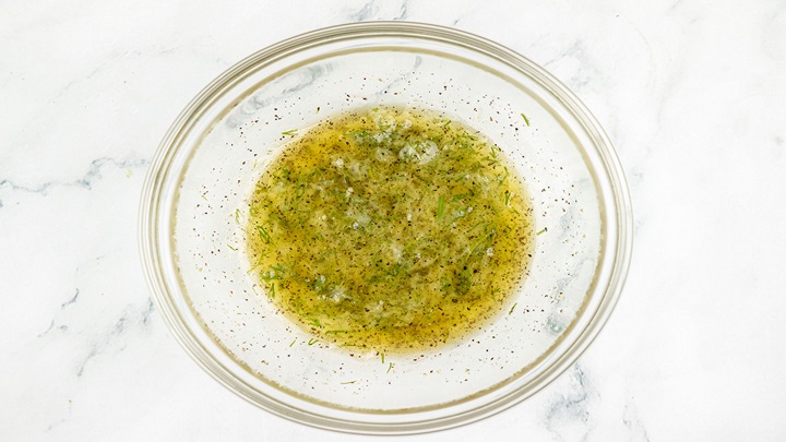 طرز تهیه سس وینگرت یونانی با روغن زیتون