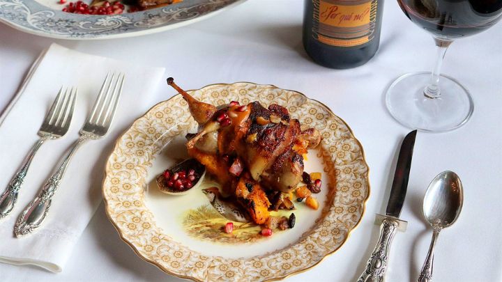 مراحل تهیه بلدرچین با سس انار و زردآلو مراحل تهیه بلدرچین با سس انار و زردآلو