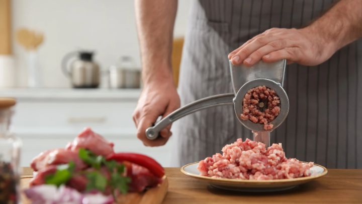 نحوه تیز کردن تیغه چرخ گوشت با لیوان نحوه تیز کردن تیغه چرخ گوشت با لیوان