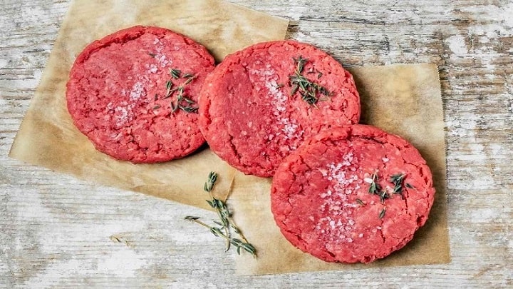 فساد گوشت یا مرغ با تغییر رنگ آن‌ها