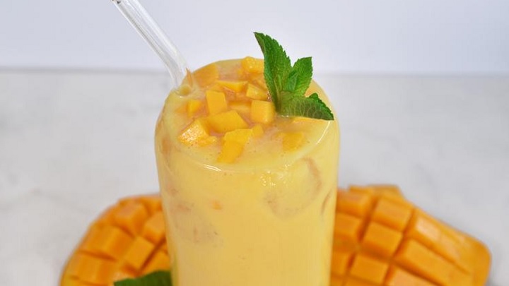 مراحل تهیه شیر انبه خانگی ساده