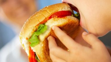 این غذاها را از سبد غذایی کودکتان خذف کنید!