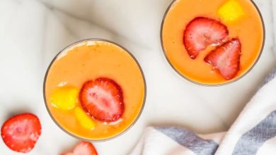 طرز تهیه اسموتی توت فرنگی و انبه؛ طعمی بهشتی در تابستان