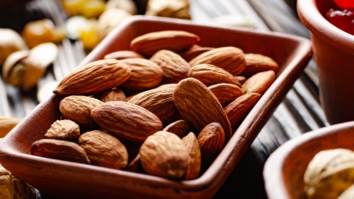 بادام از مواد غذایی مناسب برای افزایش قد بادام از مواد غذایی مناسب برای افزایش قد