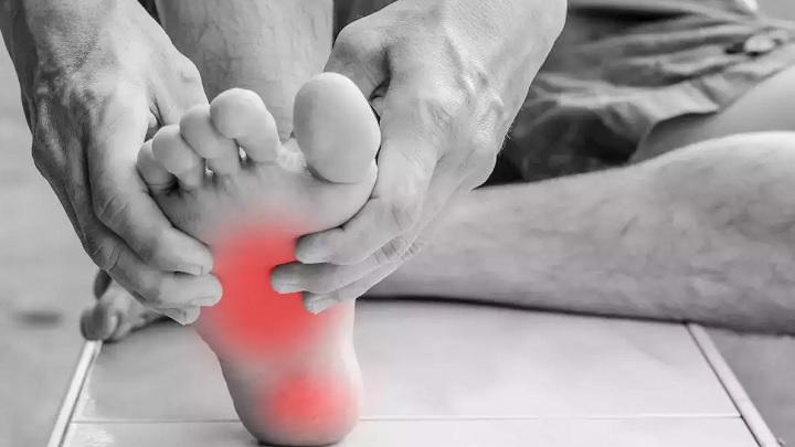 علائم کمبود ویتامین در بدن از روی پاها علائم کمبود ویتامین در بدن از روی پاها