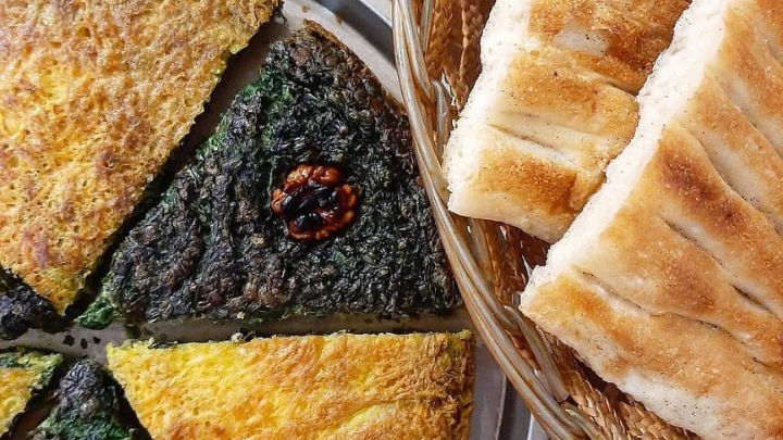 مراحل تهیه کوکوی دو رنگ مراحل تهیه کوکوی دو رنگ