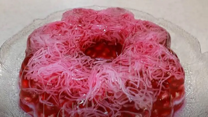 مراحل تهیه فالوده هندوانه رشتهای مراحل تهیه فالوده هندوانه رشتهای