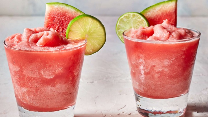 مراحل تهیه فالوده هندوانه با لیمو ترش مراحل تهیه فالوده هندوانه با لیمو ترش