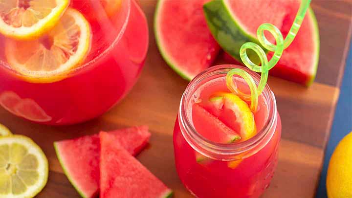 مراحل تهیه لیموناد هندوانه با خیار مراحل تهیه لیموناد هندوانه با خیار