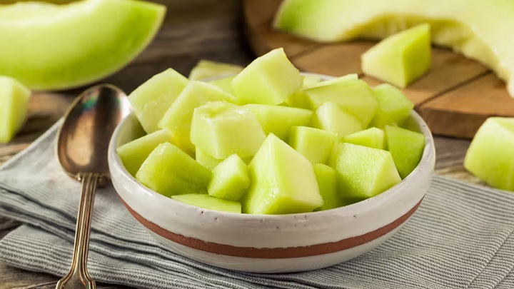 دوغ از غذاهای ممنوعه با مصرف همزمان خربزه