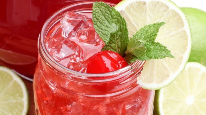 استفاده از محلول زعفران برای خوشرنگ شدن شربت آلبالو استفاده از محلول زعفران برای خوشرنگ شدن شربت آلبالو