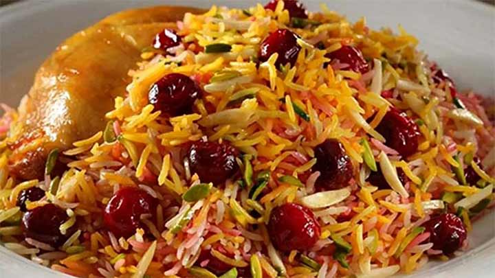 مراحل تهیه آلبالو پلو برای ناهار مراحل تهیه آلبالو پلو برای ناهار