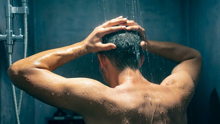 کاهش استرس از فواید دوش گرفتن با آب سرد