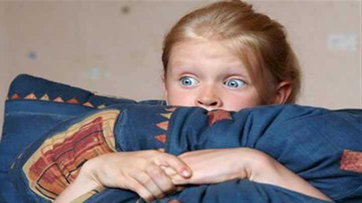 نحوه برخورد والدین هنگام ترس کودک از لولو