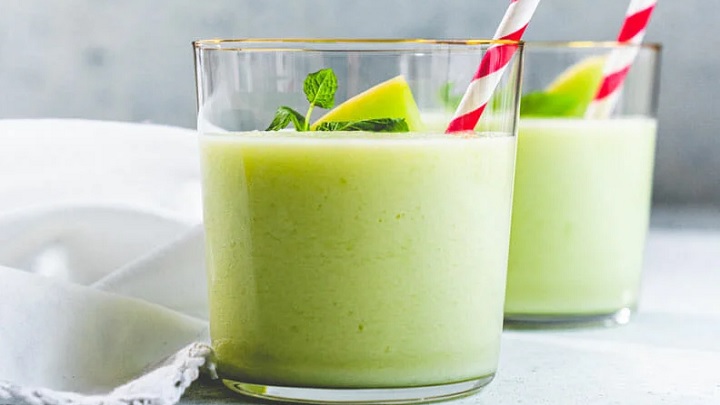 مراحل تهیه میلک شیک طالبی  مراحل تهیه میلک شیک طالبی