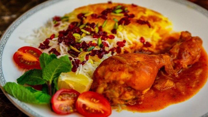 با راز خوشمزه شدن خورش مرغ‌های رستورانی آشنا شوید!