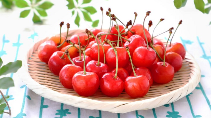 گیلاس از میوههای بهاری که طبع سردی دارند! گیلاس از میوههای بهاری که طبع سردی دارند!