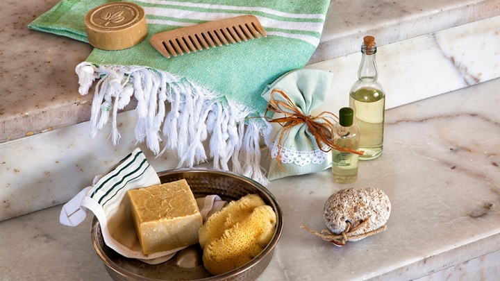 پاک کردن آرایش با روغن زیتون پاک کردن آرایش با روغن زیتون