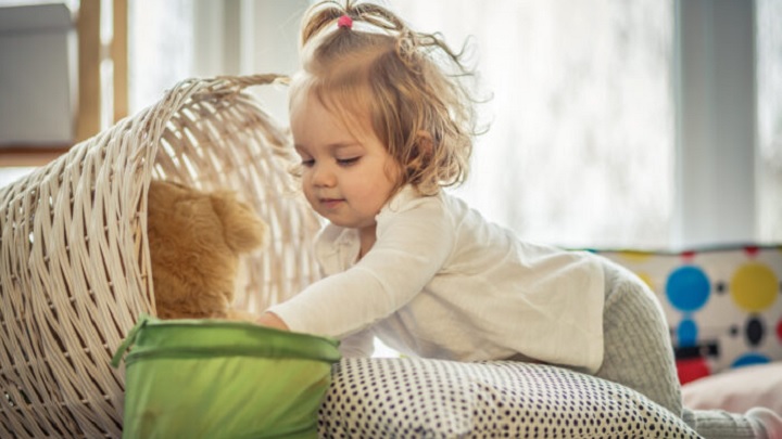 فایده تنها بازی کردن کودکان فایده تنها بازی کردن کودکان