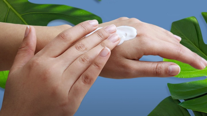 از کرم نرم کننده استفاده کنید