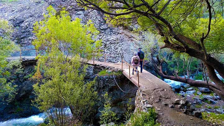 دره اوین درکه از مناطق خنک اطراف تهران دره اوین درکه از مناطق خنک اطراف تهران