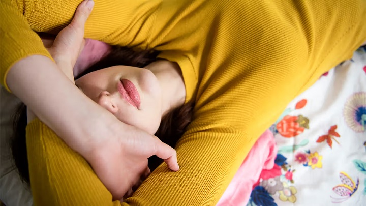 استراحت کنید برای درمان در پریود شکمی