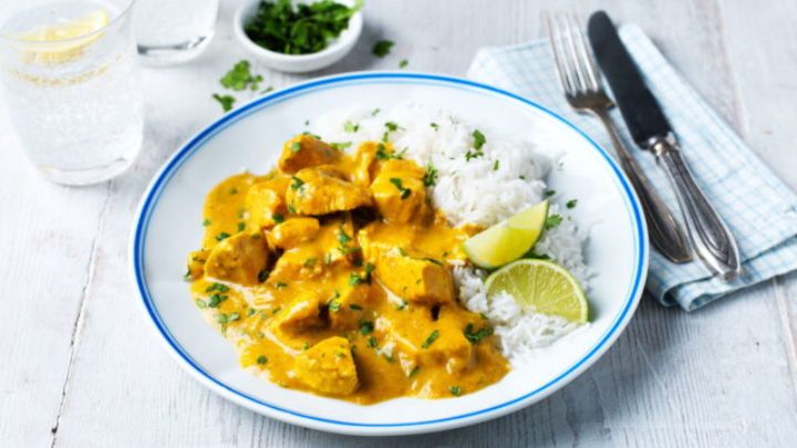 مراحل تهیه خورش شاهی قورمه