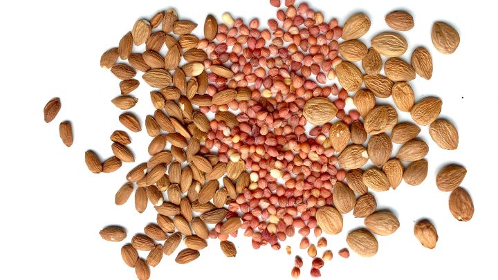 خواص روغن هسته آلبالو برای پوست