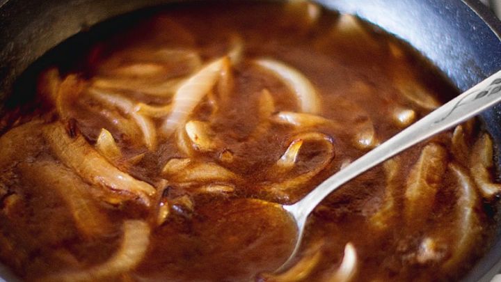 رسپی یک خورش خوشمزه و متفاوت با پیاز رسپی یک خورش خوشمزه و متفاوت با پیاز