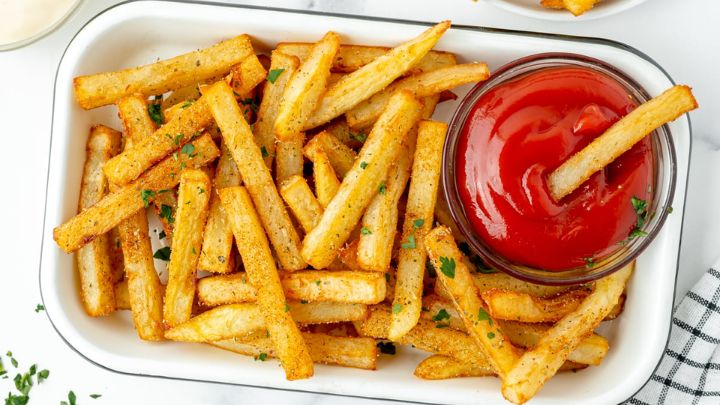 روش پخت سیب زمینی با سرخ کننده بدون روغن (Air Fryer) روش پخت سیب زمینی با سرخ کننده بدون روغن (Air Fryer)