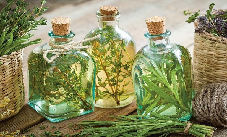 خواص عرق رزماری