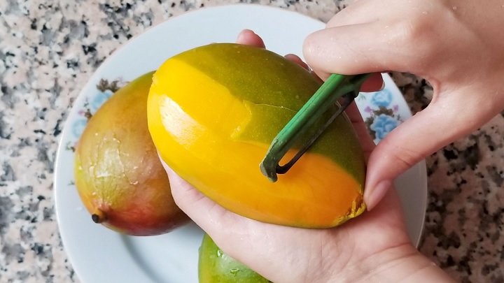 پوست انبه محافظت از پوست در برابر نور خورشید پوست انبه محافظت از پوست در برابر نور خورشید