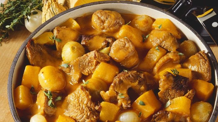 مراحل تهیه خورش کدو با آلو مراحل تهیه خورش کدو با آلو