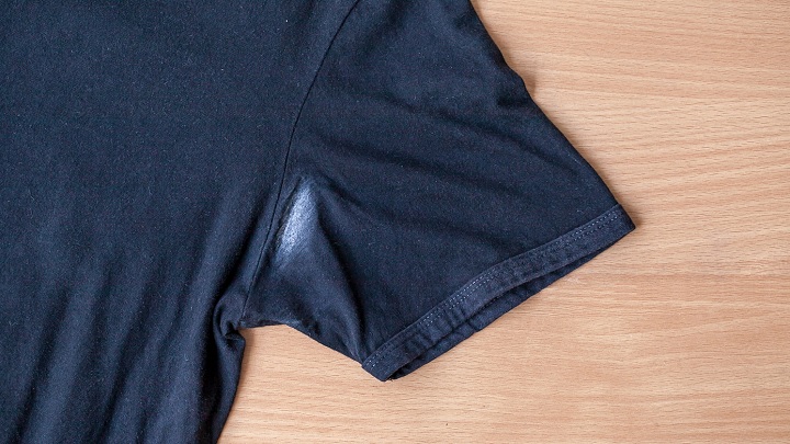 12 ترفند عالی برای رفع لکه مام و سفیدک آن