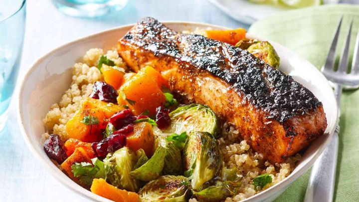 مراحل تهیه خوراک ماهی سالمون با عدس مراحل تهیه خوراک ماهی سالمون با عدس