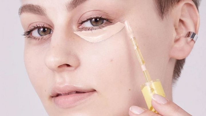 برای آرایش از کانسیلر کمک بگیرید برای آرایش از کانسیلر کمک بگیرید