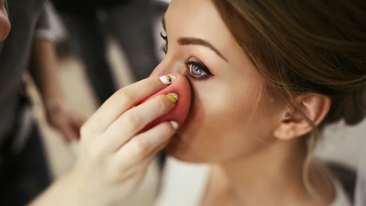 آلودهترین وسیله در کیف لوازم آرایش آلودهترین وسیله در کیف لوازم آرایش