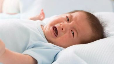 درمان یبوست نوزاد با آلو؛ راهنمای کامل و جامع