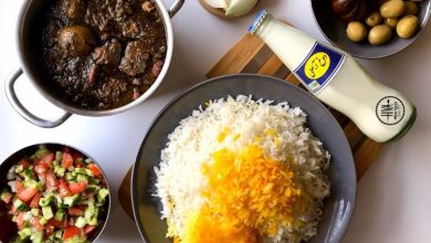 طرز تهیه قورمه سبزی با غوره؛ یک ناهار خوشمزه و متفاوت